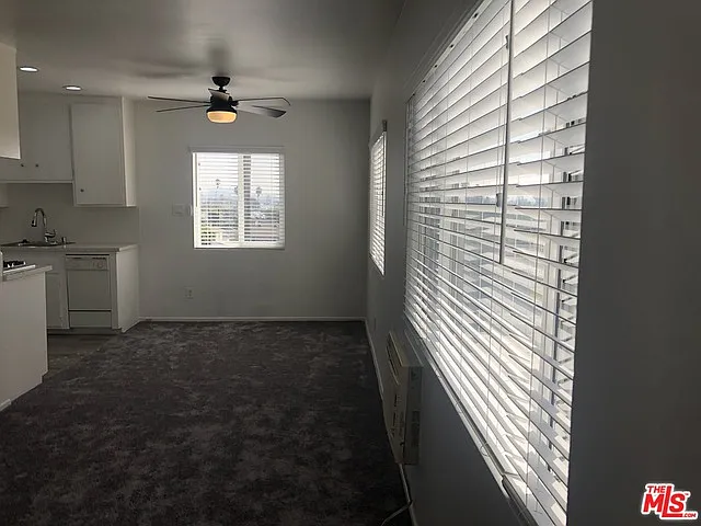 Building Photo - 744 Pier Ave #4