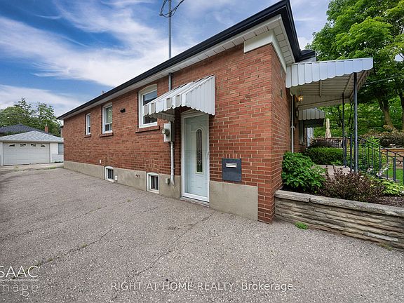 2nd image of 98 Yorkview Dr