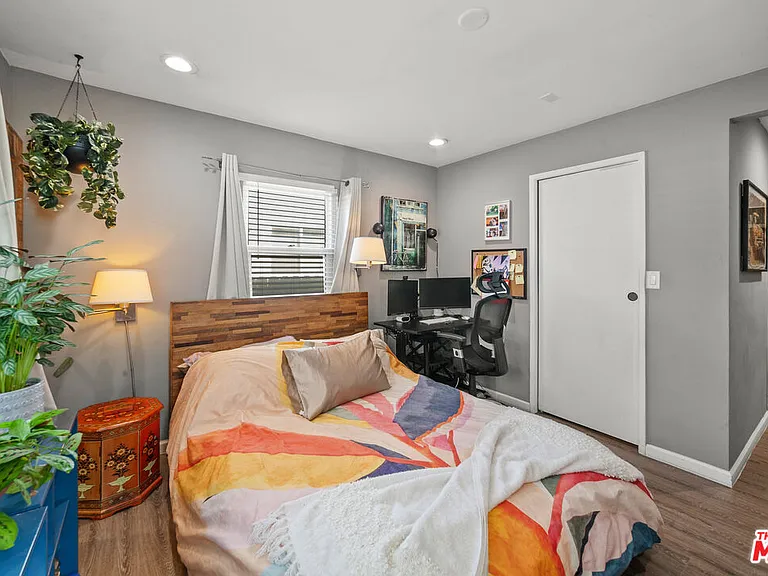 2227 Alsace Ave — Photo 15