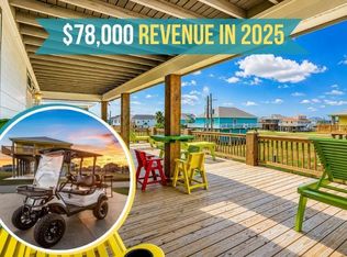 970 Pelican Ln, Crystal Beach, TX 77650