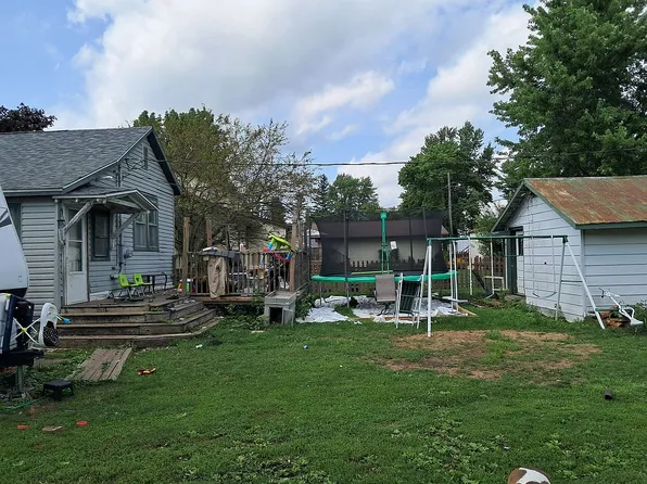 214 N Willow St, Dana, IN 47847
