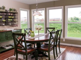 1488 Adena Pointe Dr, Marysville, OH 43040