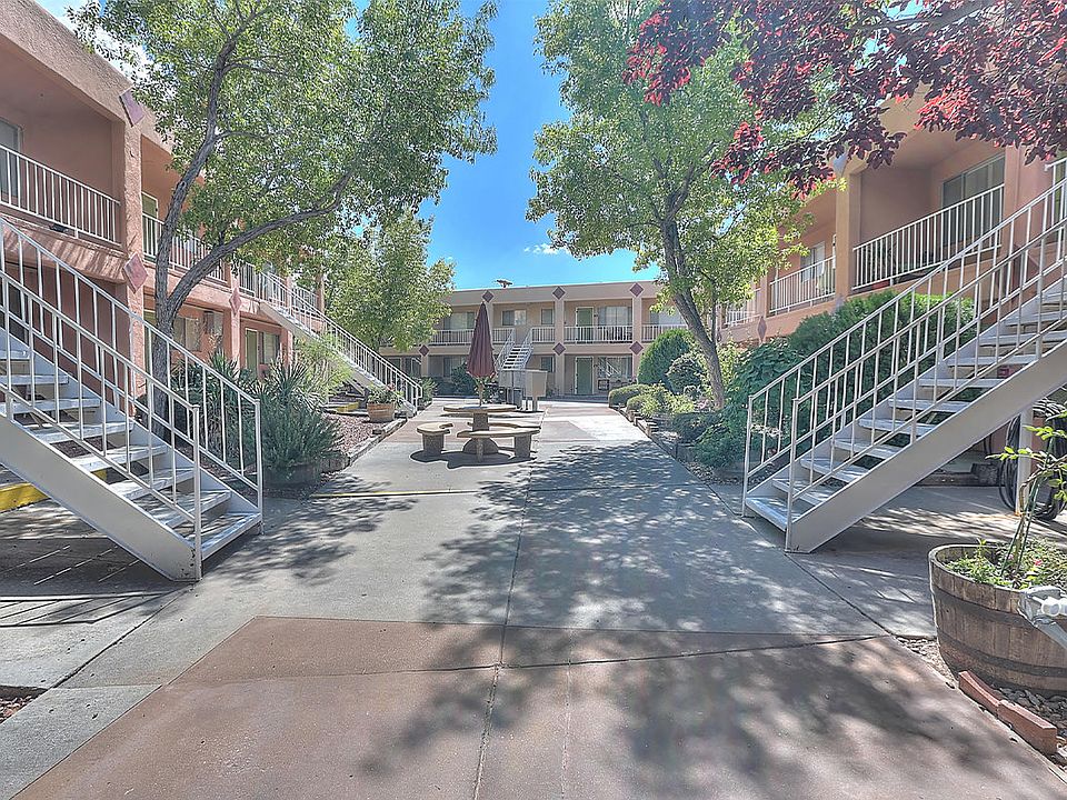 Escape to the Courtyard