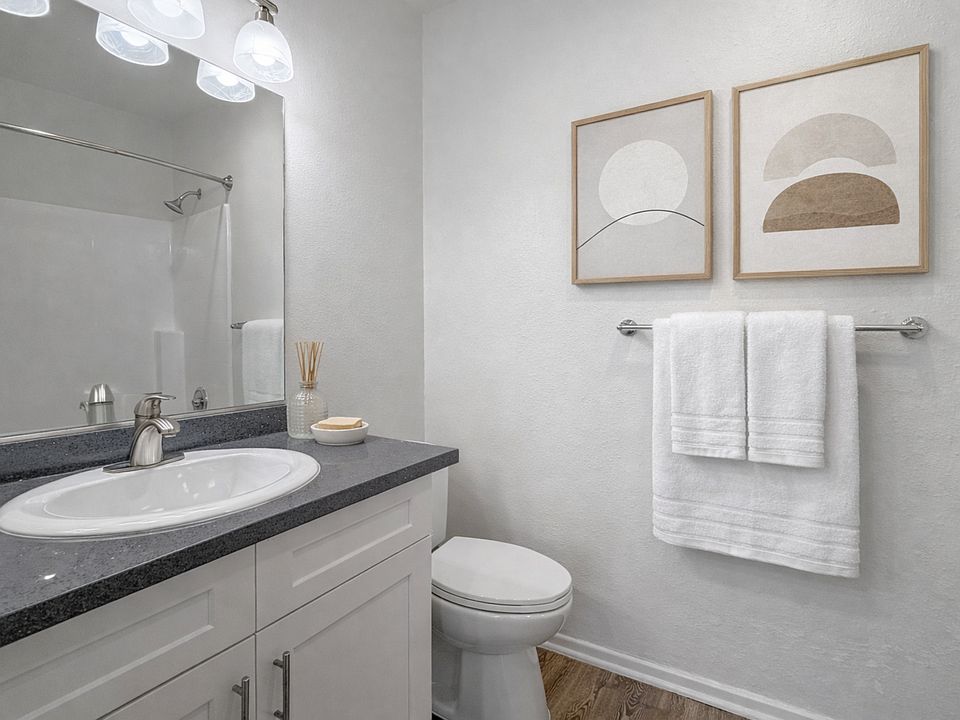 Royal - Primary Bathroom