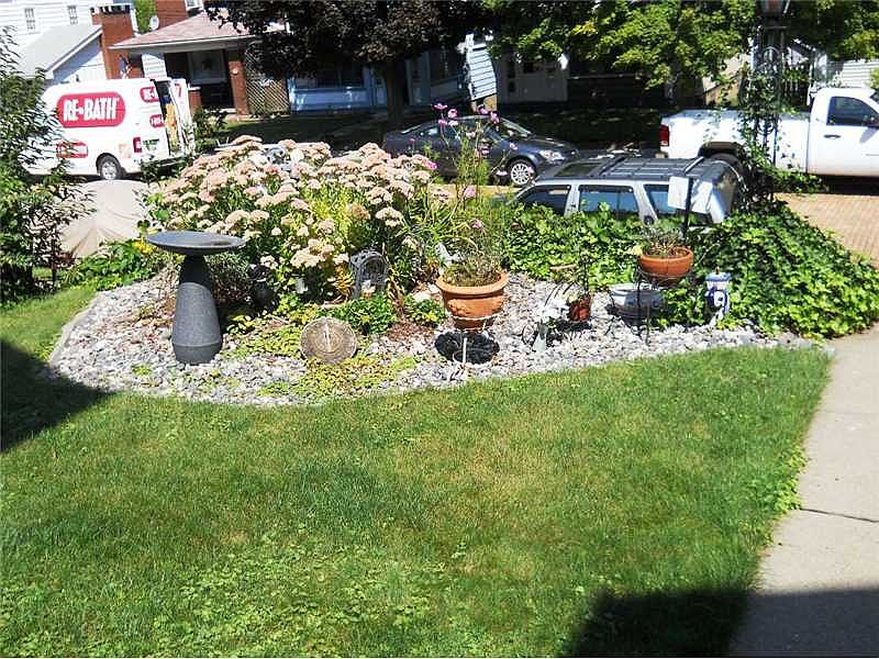 2nd image of 1526 Vance Ave