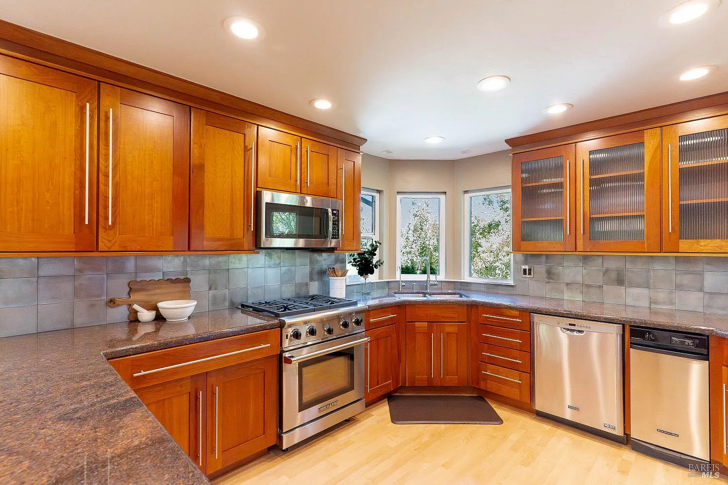 2851 Pinewood Drive - Photo 8