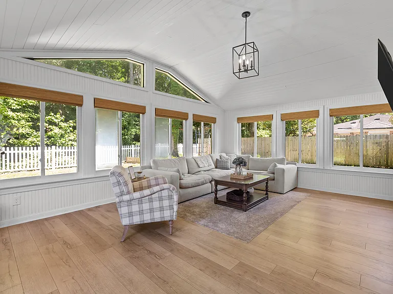 524 Rodney Ln — Photo 4