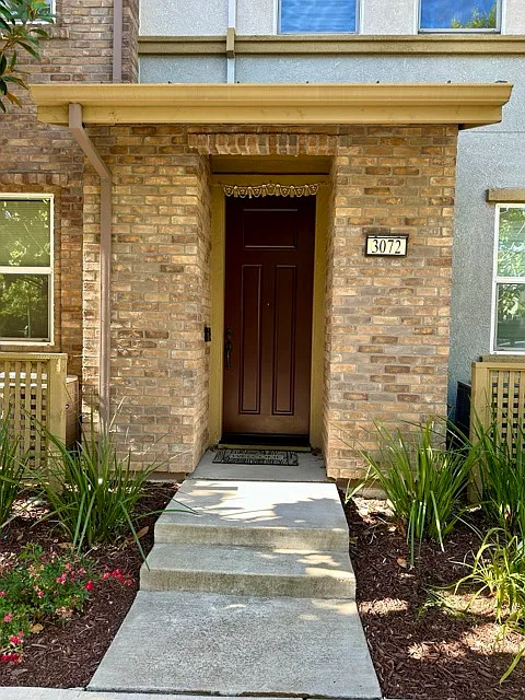 3 bed, 3.5 bath, 1879 sqft, $3,950 — Photo 2