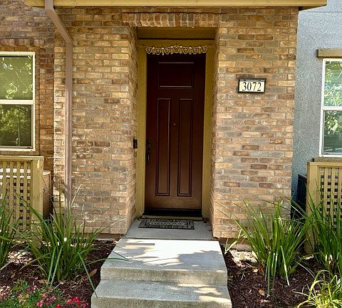 2nd image of 3072 Maguire Way