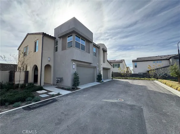 15959 Sparrow Ct, Fontana, CA 92336