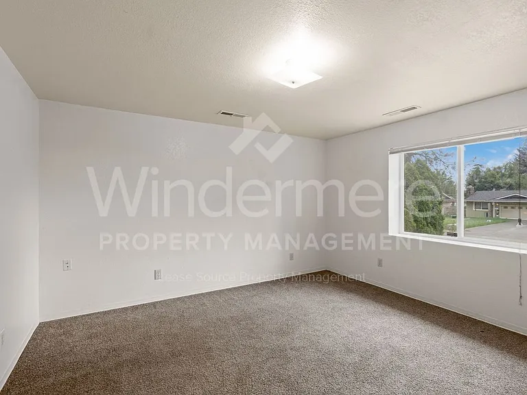 3828 E 7th Ave — Photo 20