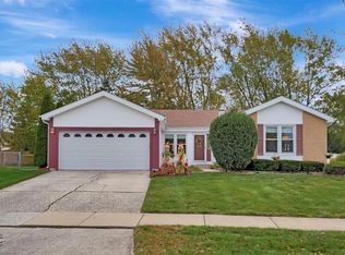 20103 S Pine Hill Rd, Frankfort, IL 60423