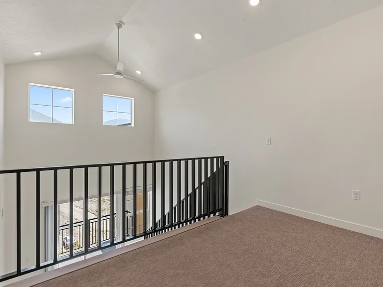 800 E 620 S — Photo 138