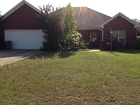 2nd image of 712 Savannah Dr