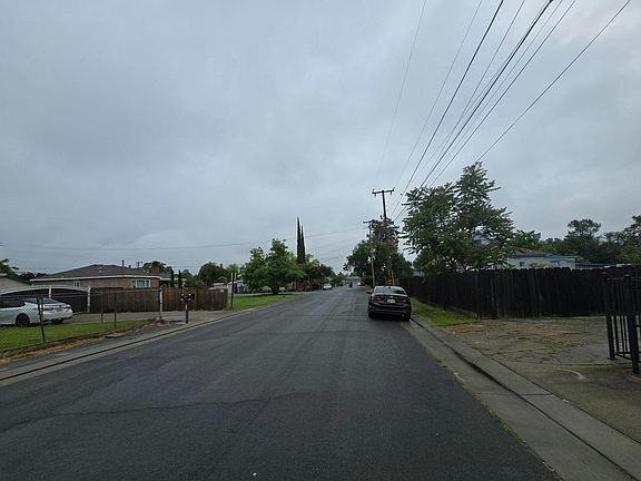 4th image of 1539 Newport Ave