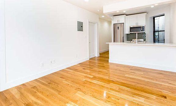 4th image of 506 Manhattan Ave #5A