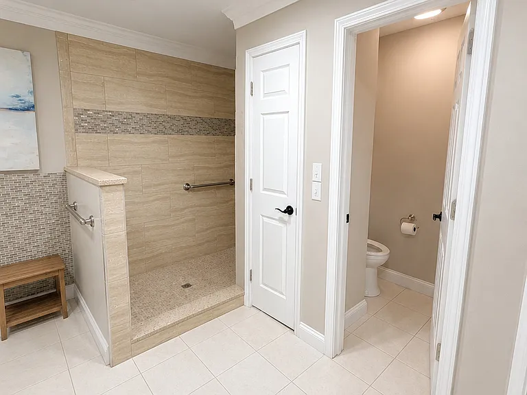 616 Kings Way — Photo 2