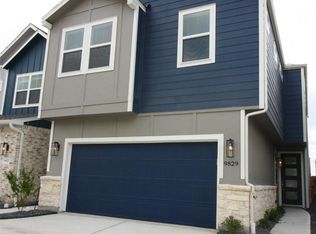 9829 Resting Ridge Ln, Houston, TX 77080