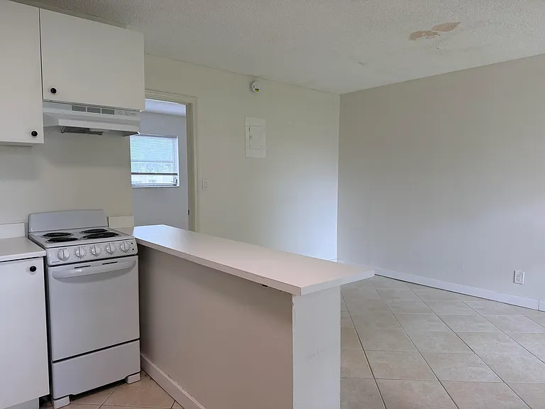5174 NE 6th Ave #526 — Photo 14