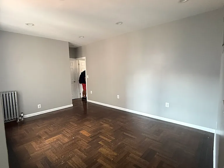 1035 Woodycrest Ave #3 — Photo 5