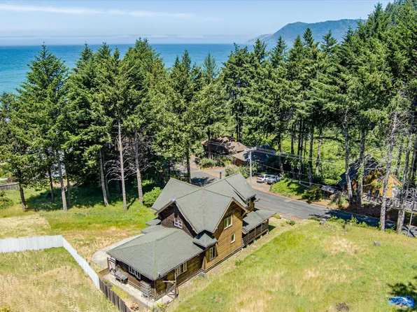 758 Beach Rd, Whitethorn, CA 95589