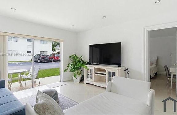 3rd image of 7680 SW 82nd St #121H