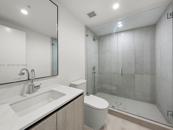 5th image of 9201 E Bay Harbor Dr #502