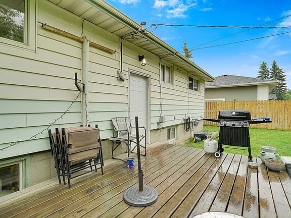4th image of 9422 75th St NW