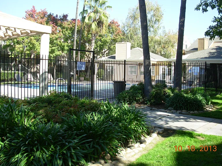 1019 Dornajo Way #220 — Photo 3