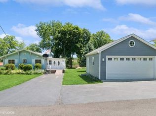 28031 N Hickory Ln, Wauconda, IL