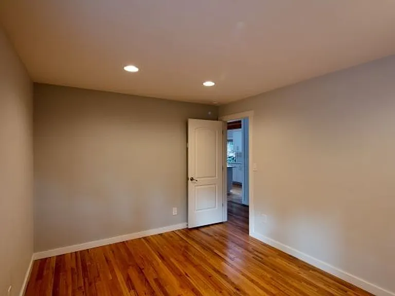 837 Country Club Rd — Photo 14