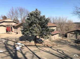 1268 N 870th Rd, Lawrence, KS 66047
