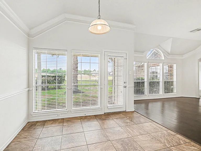 16434 Redcrest Dr — Photo 14