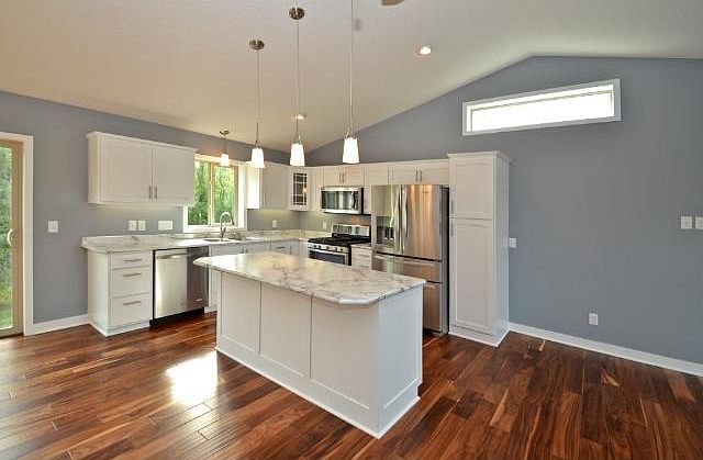 2nd image of 25672 12th St W