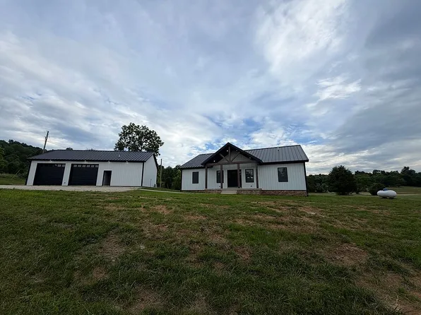 812 White Ln, Cecilia, KY 42724