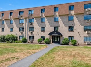 Sheridan Square, Rockland, MA 02370