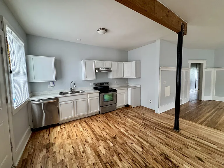 226 Kenilworth St #2 — Photo 5
