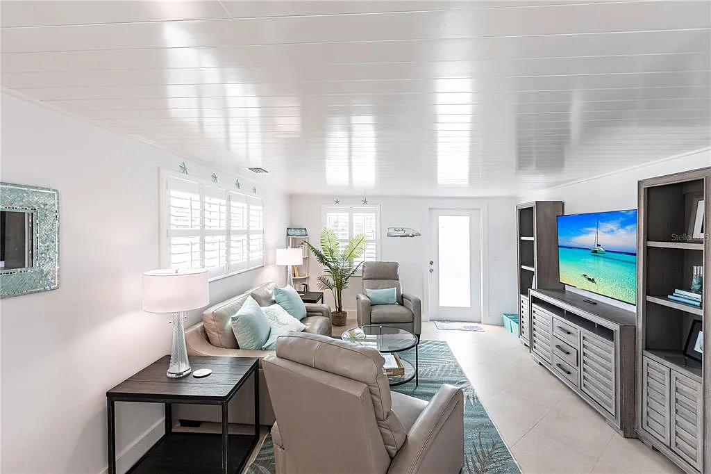 1 bed, 10.0 bath, 728 sqft, $7,470 — Photo 4