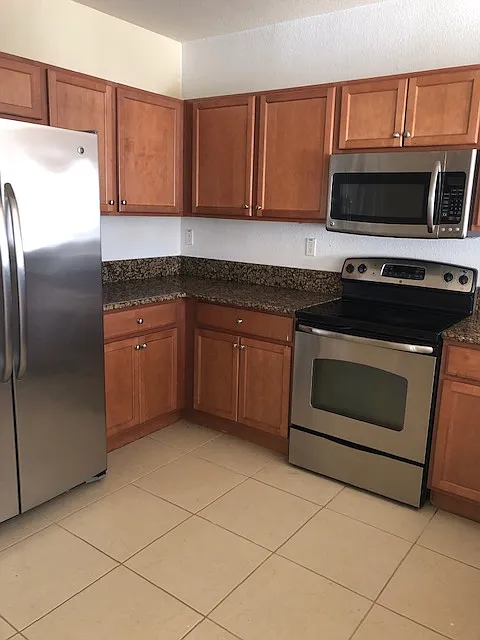 3 bed, 2.5 bath, 1280 sqft, $2,700 — Photo 2