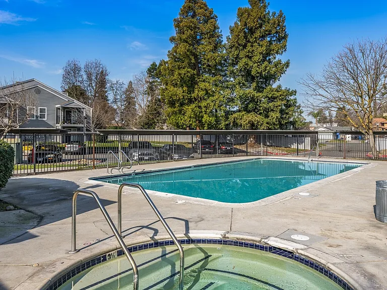 Point Natomas — Photo 6
