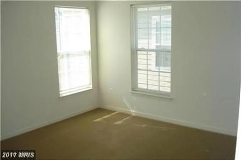 1114 Anderson St — Photo 11