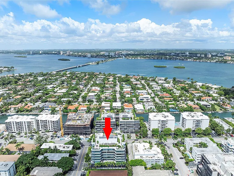 9901 W Bay Harbor Dr #502 — Photo 26