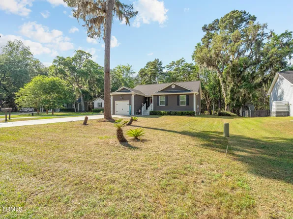 42 Canopy Ln, Saint Helena Island, SC 29920