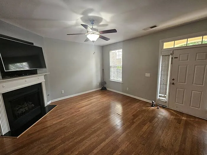 13 Crossbow Pl — Photo 2