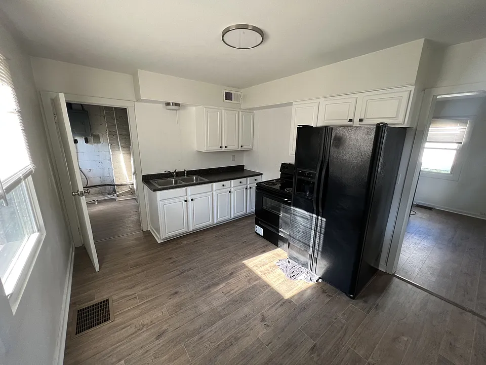 2708-D W Franklin Rd #4