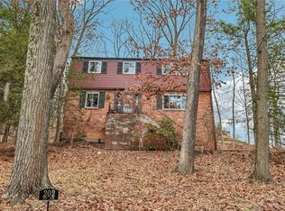 202 West Dr, Pittsburgh, PA 15215