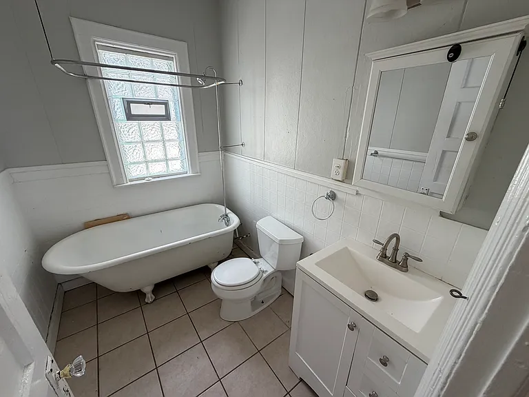 453 Herkimer St #UPPER — Photo 13