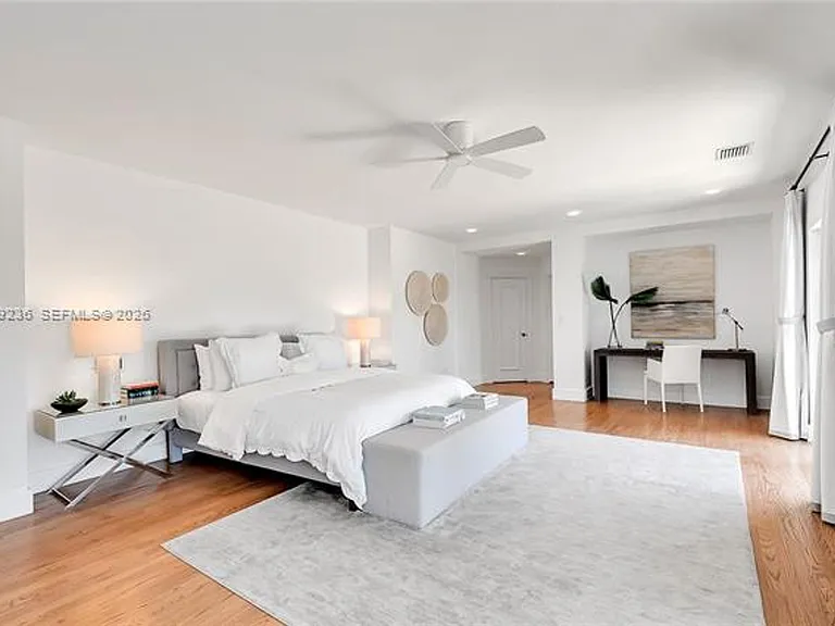 3425 Alhambra Cir — Photo 44