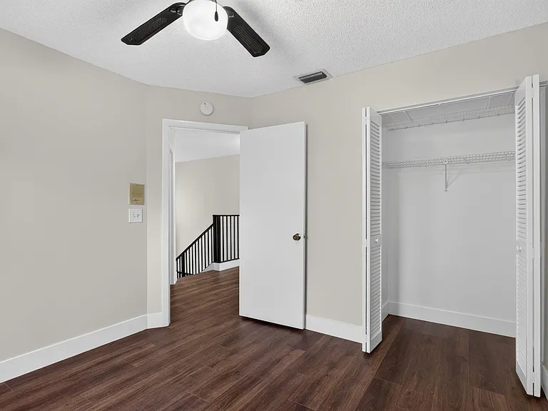 587 NW 38th Ave — Photo 26