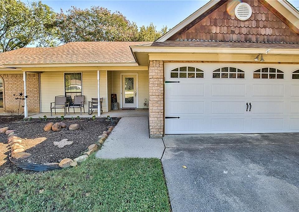 1st image of 3032 Oak Valley Dr